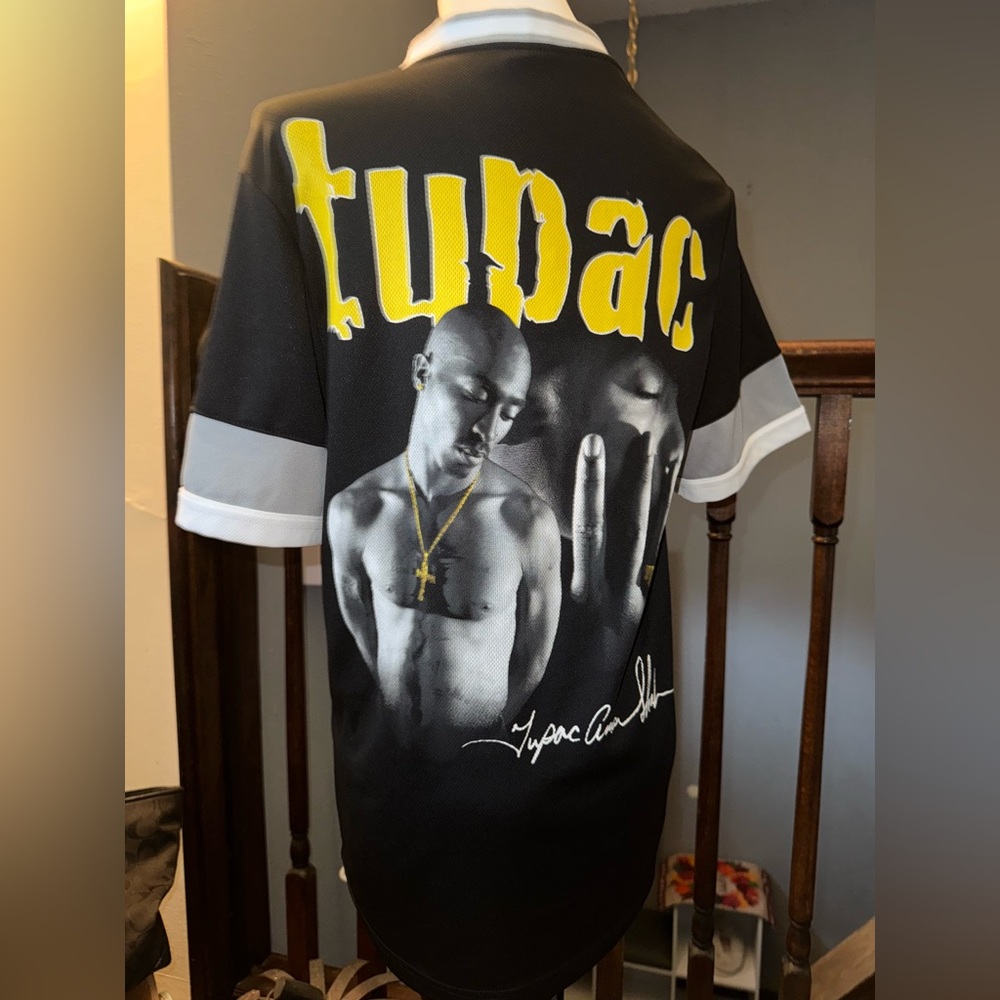 Black and yellow - Tupac Shirt 
2Pac Jersey Mens XS Shakur
